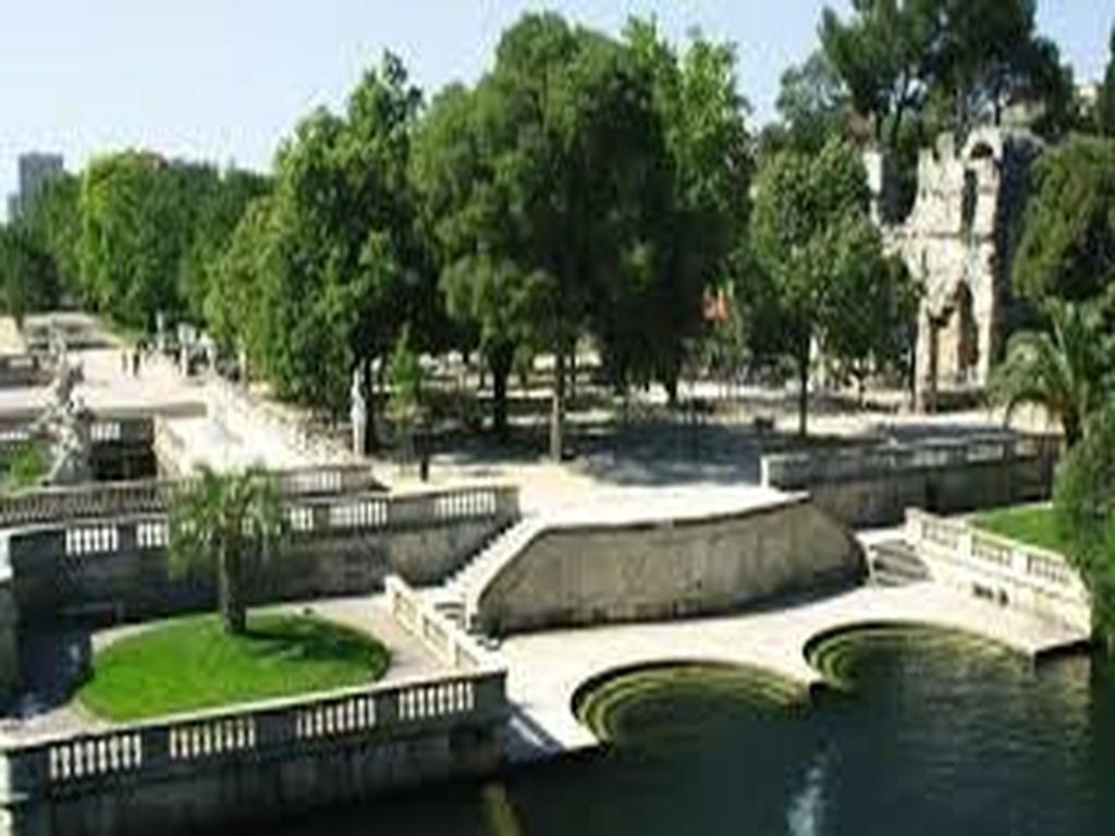 Chambres D'Hotes Des Huppes Nimes Exterior foto